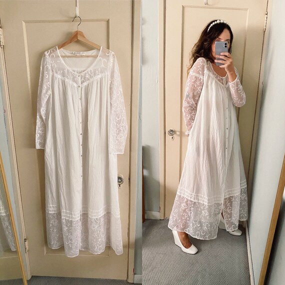 Vintage White Cotton & Lace Prairie Victorian Styl