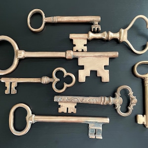 Large Vintage Metal Skeleton Key Wall Decor