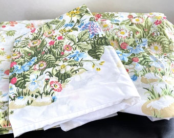 Vintage Pequot Floral Twin Sheet Set