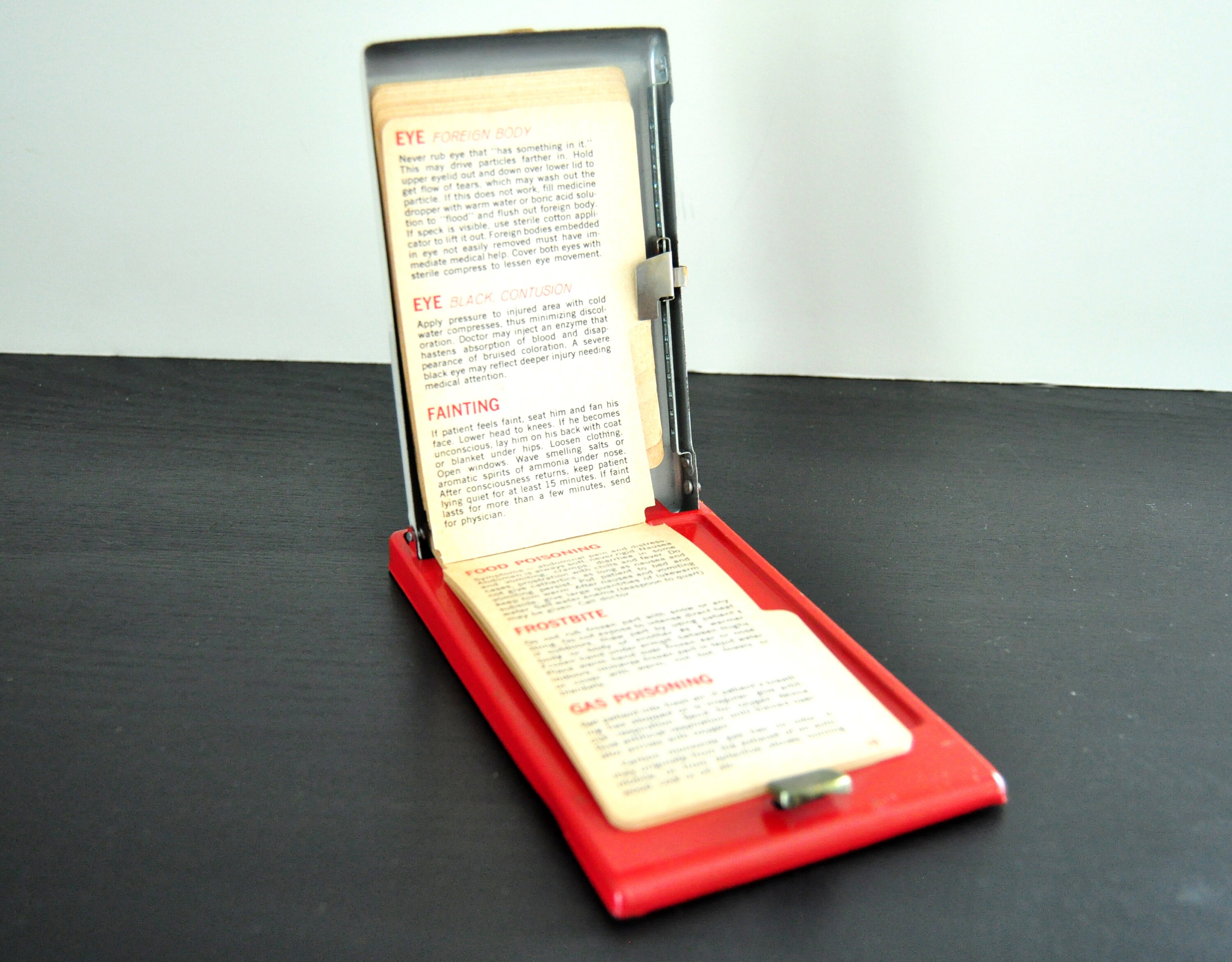 Vintage Metal First Aid Reference Flip Chart Etsy Polska