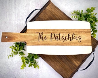 Personalized Charcuterie Board with Handle Acacia Wood Cheese Board Christmas gifts for married couples, custom bridal shower kitchen gifts