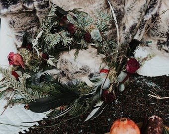 custom centerpiece wreath, dried flower centerpiece, marsala bouquet, dark red wedding centerpiece, woodland wedding cake, indie wedding