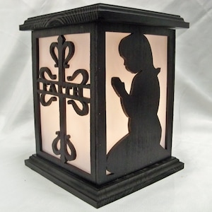 Praying childern wooden lantern