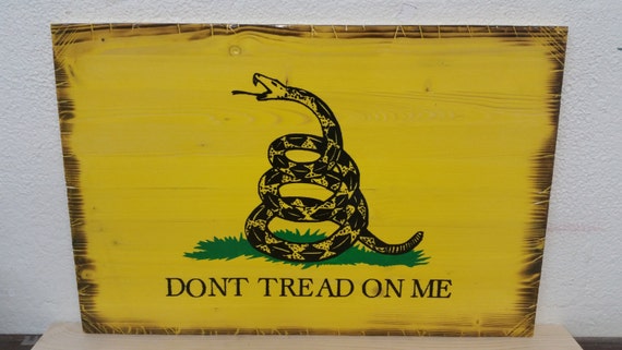 Wooden Rustic-Style "Dont Tread On Me" Sign Gadsden Flag