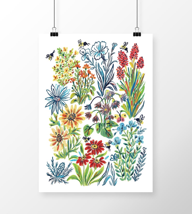Pu&ograve; includere: Un'illustrazione colorata di un giardino con vari fiori, tra cui girasoli, fiori rossi, fiori blu e fiori gialli. Api e farfalle volano intorno ai fiori.