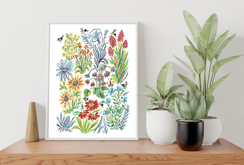 Pu&ograve; includere: Una stampa floreale colorata con una variet&agrave; di fiori in tonalit&agrave; di rosso, giallo, blu e verde. I fiori sono disposti in un motivo sciolto e organico, e ci sono piccole api che volano intorno a loro.