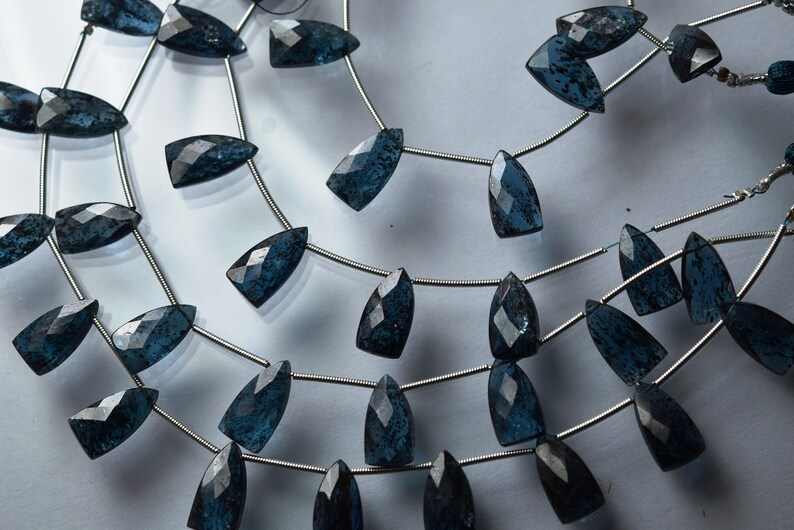 Size 15x8mm Rare Natural Teal Blue Moss Kyanite Faceted Pyramind Briolettes 5 Pieces