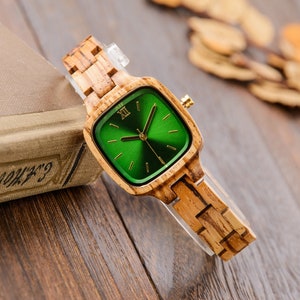Relógio personalizado, relógio de madeira gravado para mulheres, presente de aniversário para ela, presente personalizado para esposa e namorada, ideia de presente de dama de honra