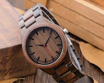 Montre en bois gravé - Montre pour homme personnalisée - Cadeau pour mari - Cadeau d’anniversaire - Cadeau de garçon d’honneur - Cadeau d’anniversaire personnalisé