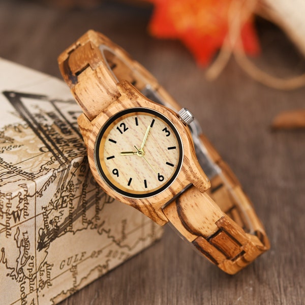 Montre en bois pour femme, montre en bois pour elle, montre en bois gravé, cadeau de fête des mères, cadeau d'anniversaire pour elle