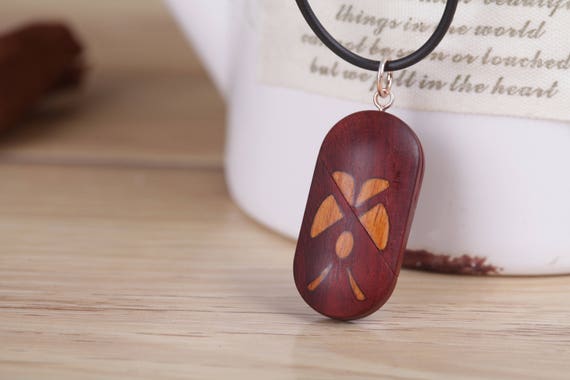 Wood Locket With Pictures Heart Pendant Neckalce Illusionist - Wood Locket Pendant