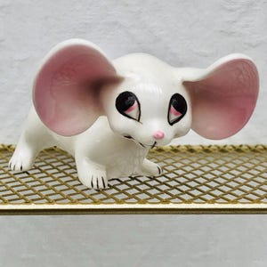 Vintage Norcrest Japan, Bone China Pink/White Kitschy Mouse Figurine With Movable Head.