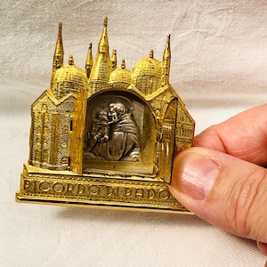 Vintage WWll Pocket Shrine, Saint Anthony Of Padua, Basilica Del Santo, 1940, Gold-Tone Metal Shrine.