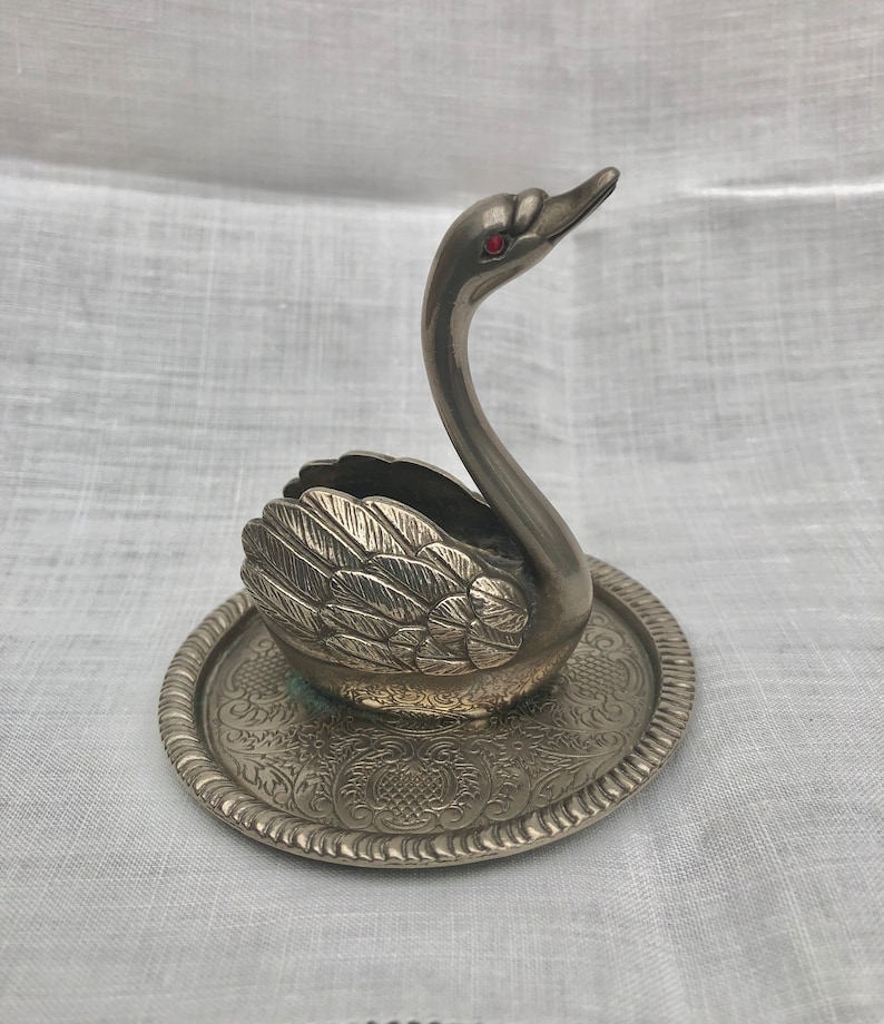 Midcentury Swan Ring Holder, Vintage Zinc Alloy Silver, Vanity Table Decor image 6