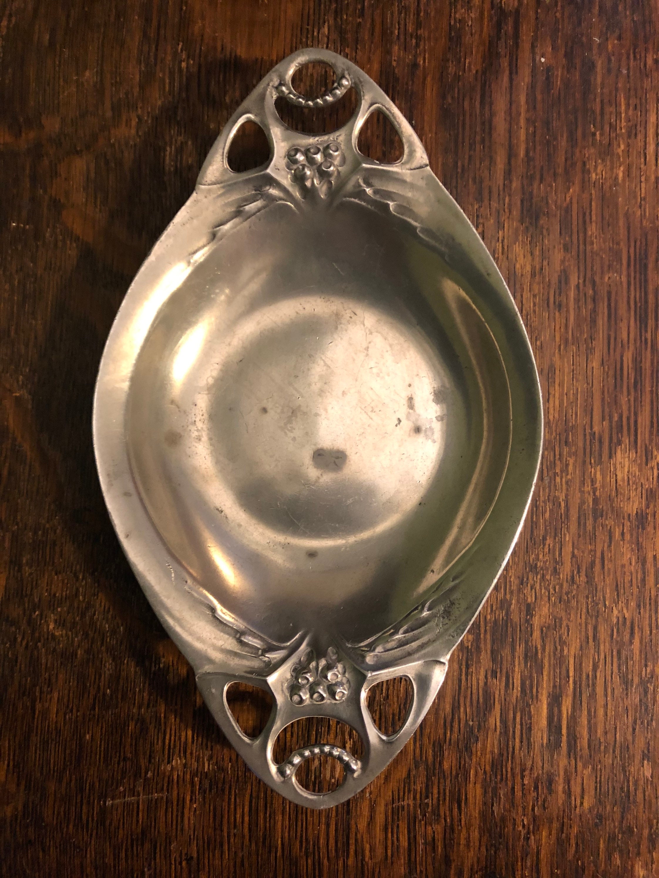 アール・ヌーヴォーデザイン ピュータートレー アールヌーボー ピューター ピン トレイ アンティーク ピューター ピン