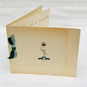 1940s WW2, Weihnachtskarte mit Bändern und Prägung von Royal Fernmelderegiment.