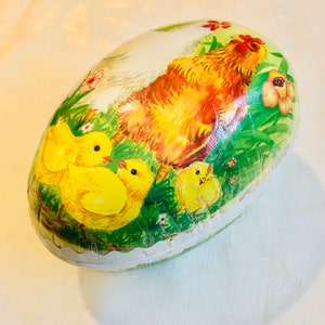 Large Vintage German Papier-mâché Easter Egg Candy Container, German Nestler Egg, Lithographed Easter Decor