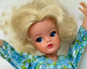 Vintage 1982 80s Pedigree Sindy Quick Change With Magicolour Doll
