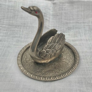 Midcentury Swan Ring Holder, Vintage Zinc Alloy Silver, Vanity Table Decor image 8