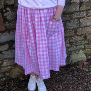 Een roze gingham rok. 100% katoen. Lente zomer afbeelding 4