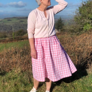 Een roze gingham rok. 100% katoen. Lente zomer afbeelding 5