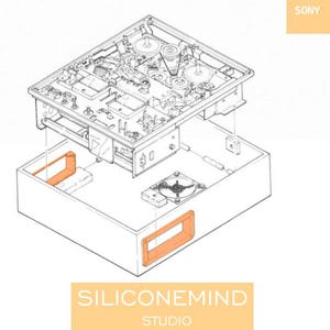K&ouml;nnte beinhalten: Eine technische Explosionszeichnung des Mechanismus eines Sony TC-630 und TC-630D Tonbandger&auml;ts. Die Abbildung zeigt schwarze Linien auf wei&szlig;em Hintergrund mit orangefarbenen Hervorhebungen an bestimmten internen Bauteilen und dem Markennamen SILICONEMIND STUDIO.