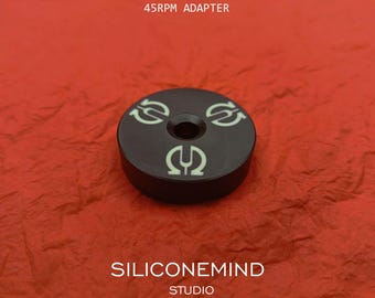 45 RPM vinyl record adapter (x1pc) for 7" single vinyl records [marked Pioneer logo]