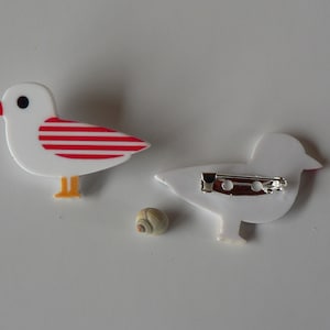 Sailor Seagull brooch. image 6