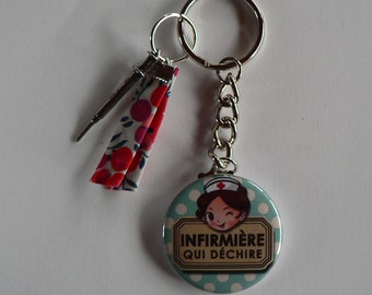 Badge Porte clés 38mm Infirmière qui Déchire Seringue Cadeau Infirmière.