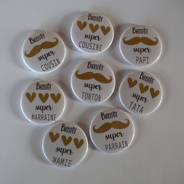 Badge ou Magnet  Annonce Grossesse Future Maman Moustache et Coeur.