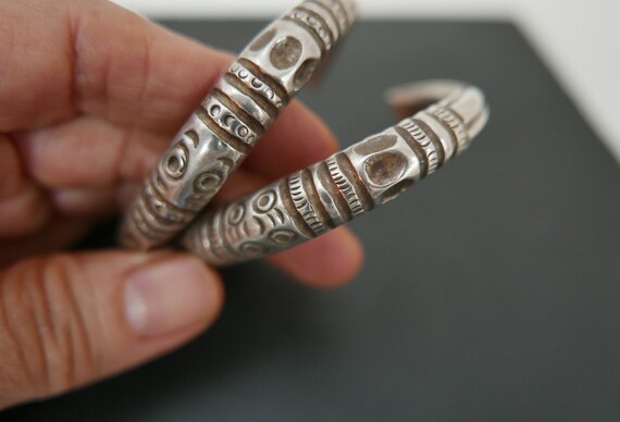Vintage Pair Hmong High Grade Silver Bracelets, #… - image 3