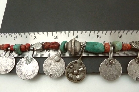 Collier En Argent Massif Avec Corail Berbère - Bijou Ethnique Ancien, Occasion
