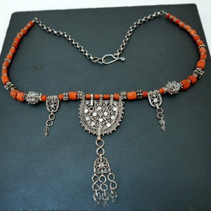 Old Yemeni Necklace / Jewish Bawsani Silver Work / Natural Mediterranean Coral Necklace / Tribal Vintage Jewelry