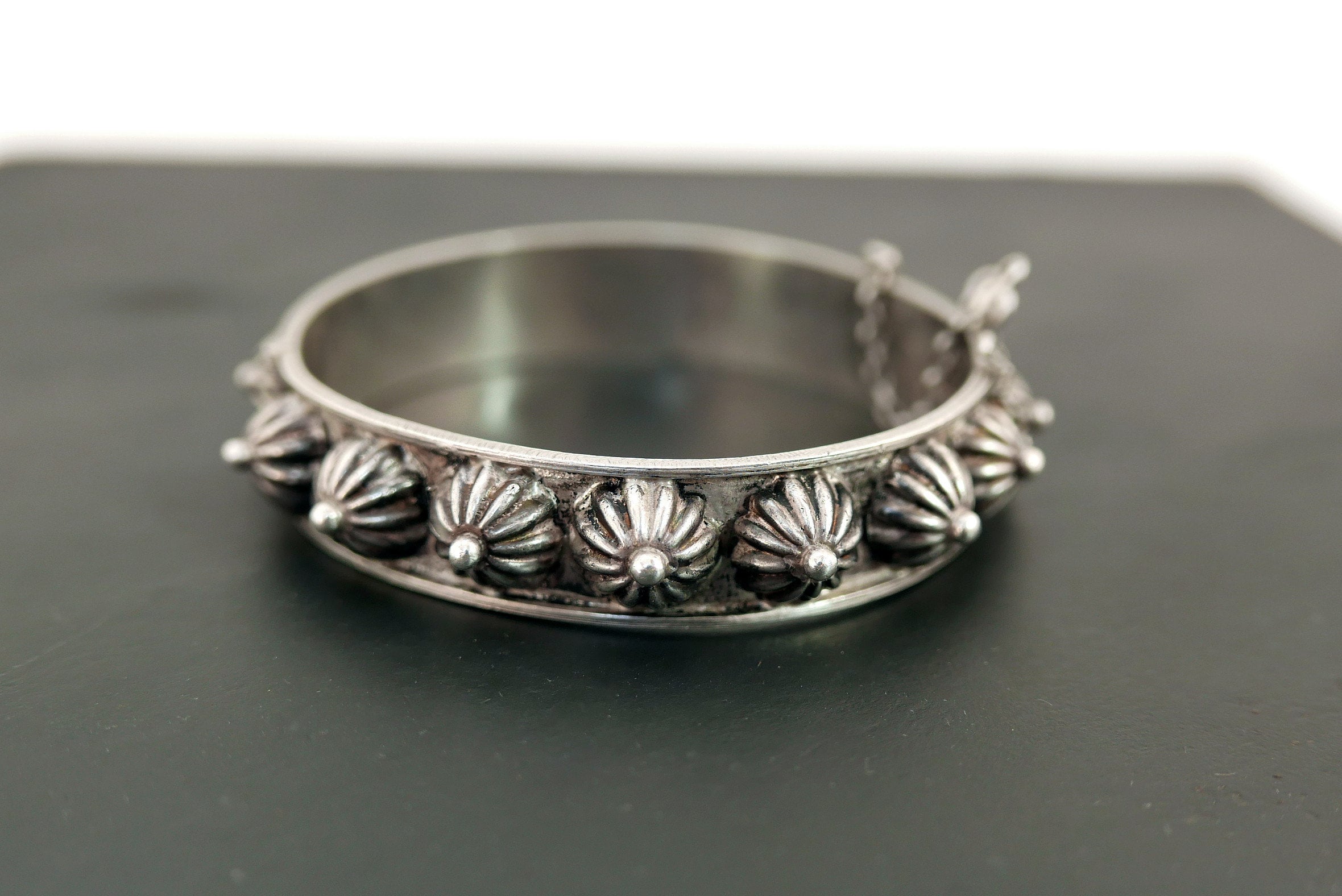Bracelet Berbère Ancien - Argent Massif 800 - 19 Mm - 28,5 G - Style Jonc Ethnique