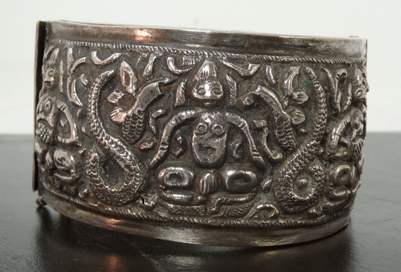 Silver Kada: A Symbol of Strength and Tradition in Indian Culture