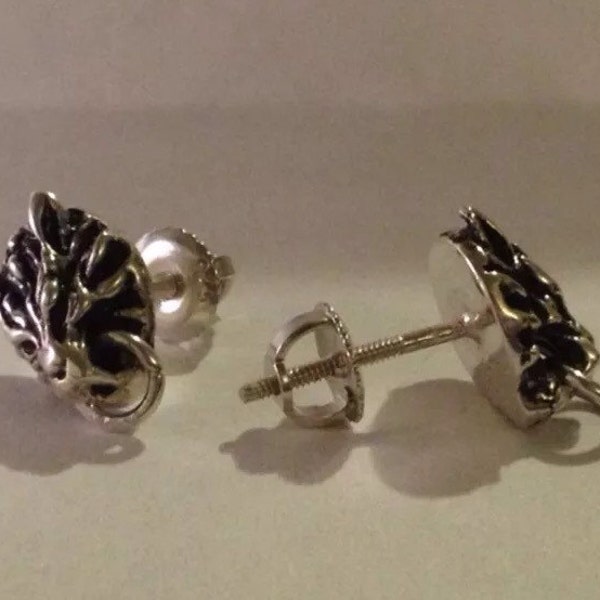 Wolf earrings inspired on Final Fantasy Cloud made on sterling silver .925