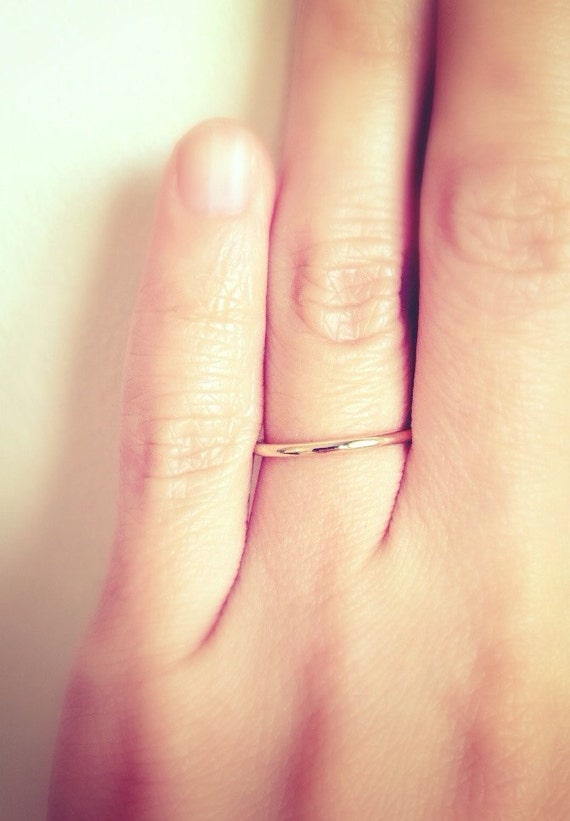 1.5mm Band SOLID 14K Gold. Thin Wedding Band. Unisex Wedding Ring