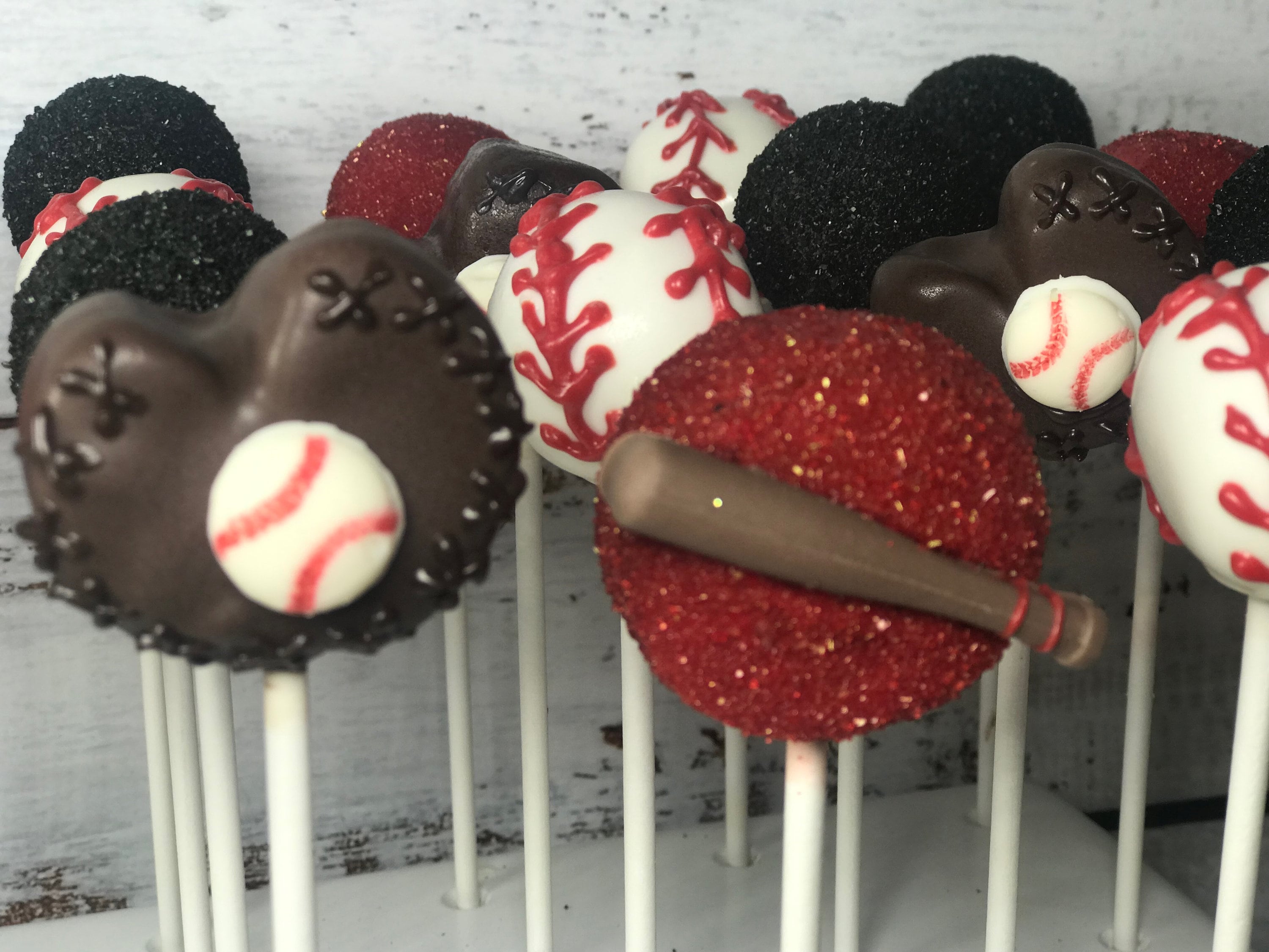 10+ Softball Cake Pops