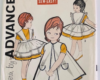 Patrón de bata de peto para niña Advance 9562 de los años 60, 3 variaciones, talla 6 para niña UC