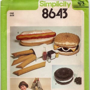Simplicity 8643 kussenpatroon met junkfood uit de jaren 70: hamburger, hotdog, friet, Oreo (ongesneden) FF