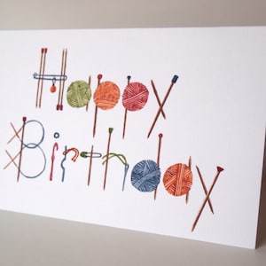 Tarjeta de felicitación de cumpleaños de punto, acuarela única pintada a mano impresa en cartulina de calidad, tejedor de regalo, crocheter, accesorio de tejido imagen 7