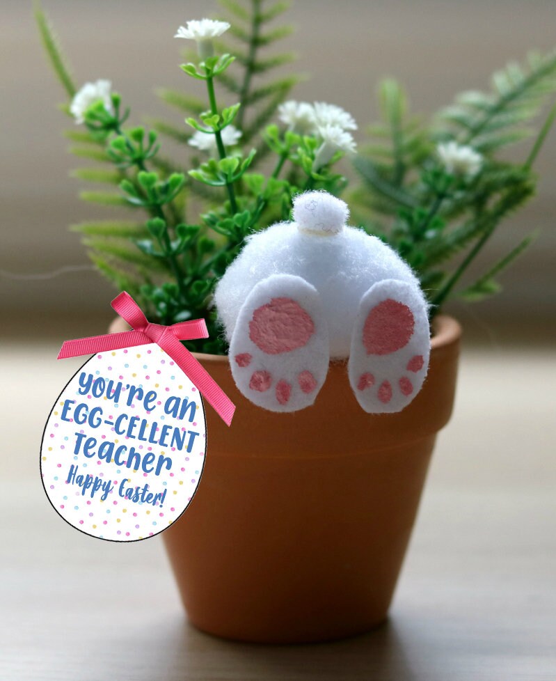 You're an EGG-CELLENT teacher printable tag | Etsy