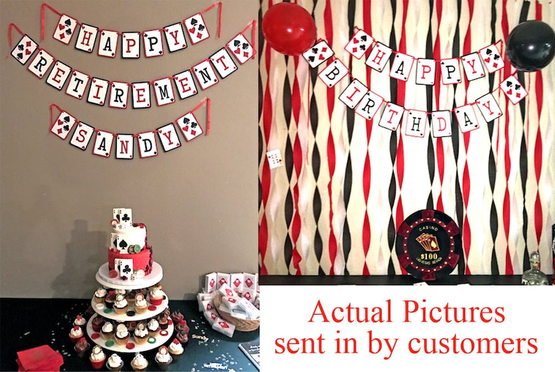 K&ouml;nnte beinhalten: Eine festliche Party-Szene mit Dekorationen im Casino-Stil. Banner mit den Aufschriften "HAPPY RETIREMENT SANDY" und "HAPPY BIRTHDAY" in Spielkarten-Designs. Eine mehrst&ouml;ckige Torte und Cupcakes werden pr&auml;sentiert, zusammen mit Luftballons und einem Casino-Chip.