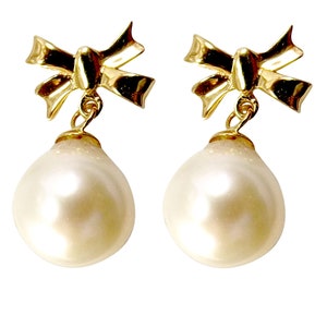 18K Yellow Gold Bow Tie with Drop Pearl Earrings