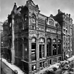 1911 - The Chicago Board of Trade (CBOT)