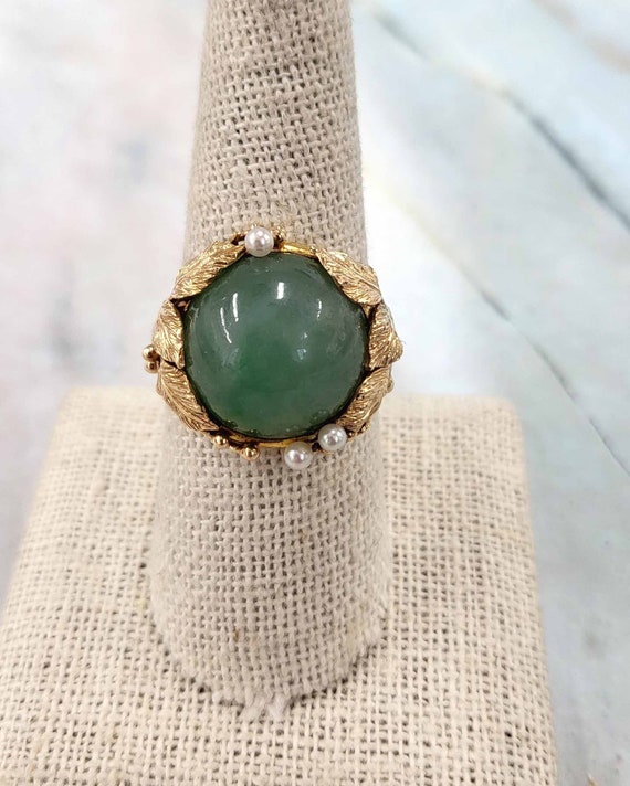 Vintage 14K YG Jade Dome Floral Ring With Pearls