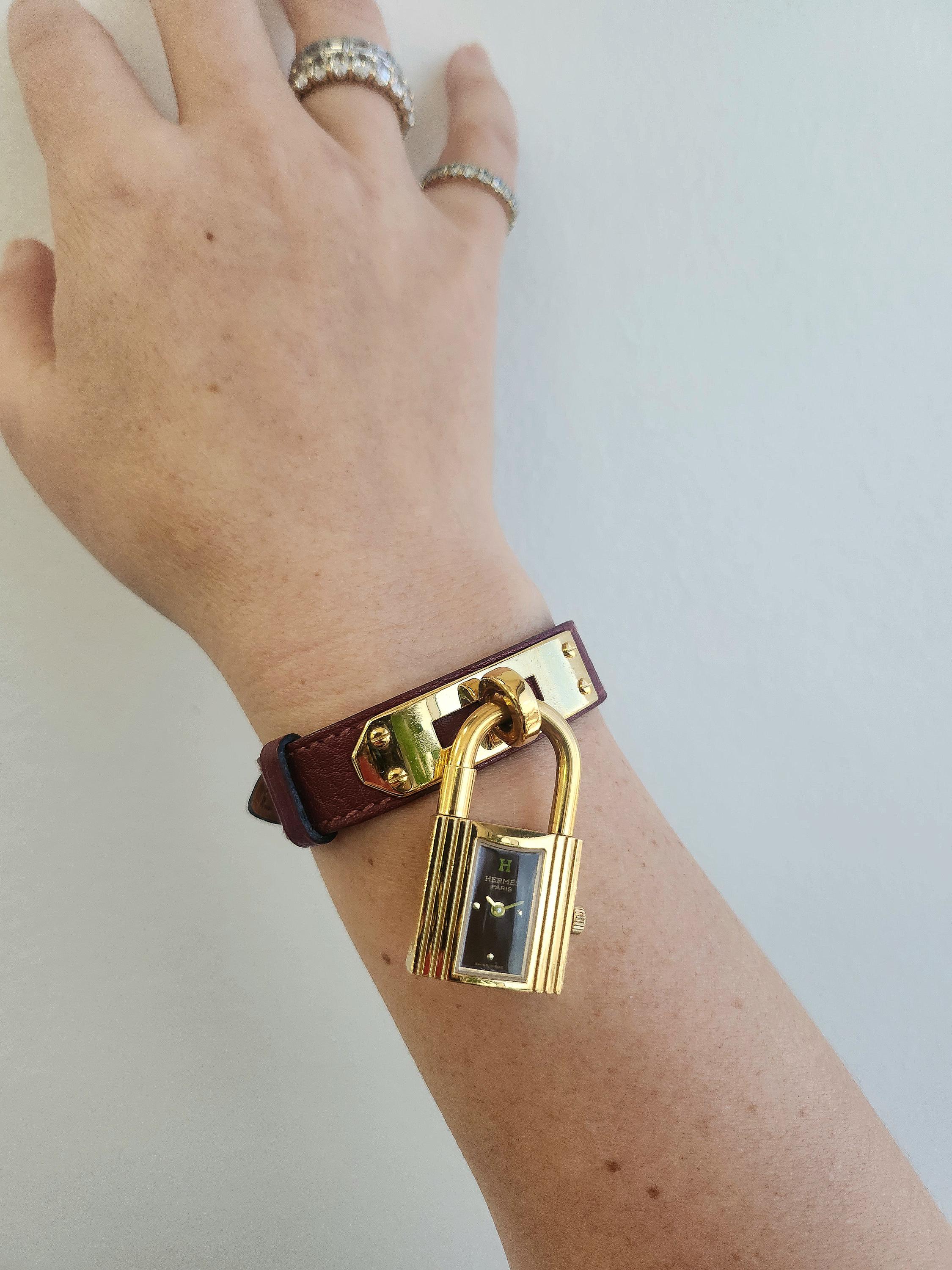 Hermès Kelly Watch – Burgundy Faux Alligator Strap, Gold Padlock Case, Swiss Quartz