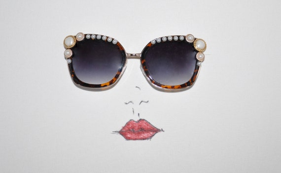 sunglasses with pearls on them