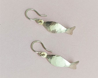 Pisces earrings,Silver fish earrings,Zodiac sign pisces,Hammered silver,Ocean inspired,,Gender neutral,Silver fishes,Mermaids