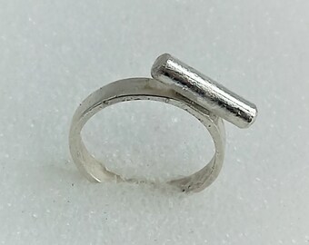 Contemporary ring,Solid silver ring,Cast sterling silver,Mid century modern inspired,Minimalist,Made in Amsterdam,Dutch design,Unique piece
